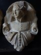 画像4: 西洋アンティーク　フランス　中世モチーフの硬質石膏コンソール棚 (4)