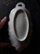 画像5: 西洋アンティーク　フランス　１９００年頃の白いレリーフのラビエ皿　白磁系 (5)