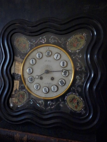 画像1: 西洋アンティーク　フランス　19世紀ナポレオンIII世の螺鈿細工 壁掛け時計/機械道具類 (1)