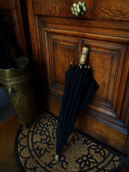 画像1: 西洋アンティーク　フランス　黒いアンブレラ　パラプリュイ　婦人用傘　／衣装と装身具　靴　鞄　その他 (1)