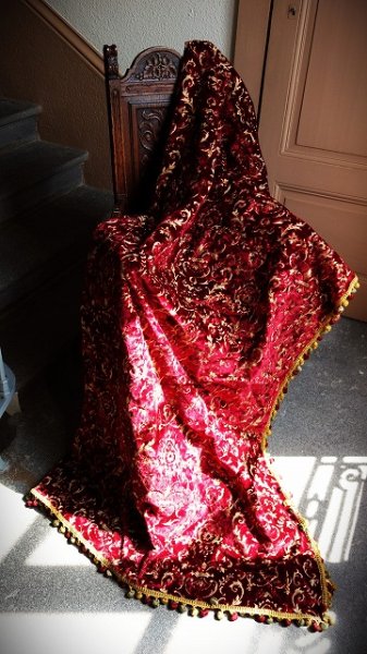 画像1: 西洋アンティーク　フランス　赤いベルベットのカーテン　古布　／室内装飾品 カーテン　タッセル (1)