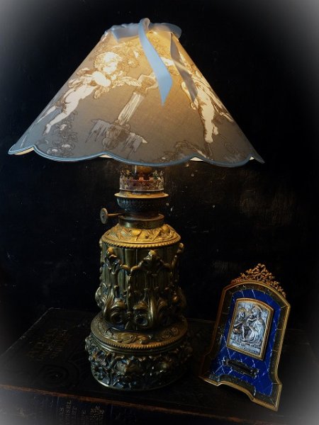 画像1: 西洋アンティーク　フランス　19世紀　ルイ15世様式　オイルランプ電化　卓上ランプ／照明器具　 (1)