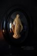 画像2: 西洋アンティーク　19世紀　聖母マリア像　ドームガラス＆オーバル額　／アート＆オブジェ立体 (2)