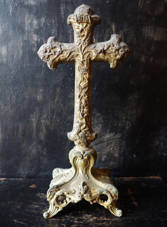 西洋骨董店 フランスアンティーク亭ベルエポック 美しいレリーフの十字架