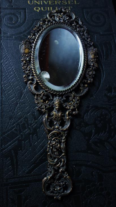 西洋アンティーク フランス・１９世紀・手鏡・女神レリーフ・真鍮 