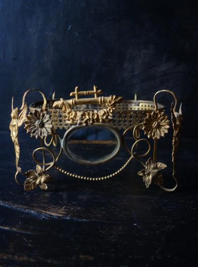 西洋アンティーク フランス 19世紀・真鍮オルモル・天使のディスプレー台 アート＆オブジェ・パーツ