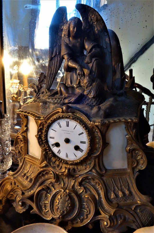 フランス西洋アンティーク・１９世紀の置時計・キリストの誕生 天使