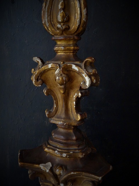 西洋フランスアンティーク １８世紀後期 教会の木彫 燭台 金泥 宗教