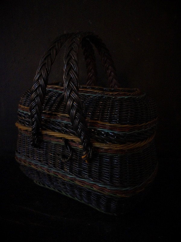 西洋フランスアンティーク 黒い編み込みの籠 パニエ／衣装装身具 鞄