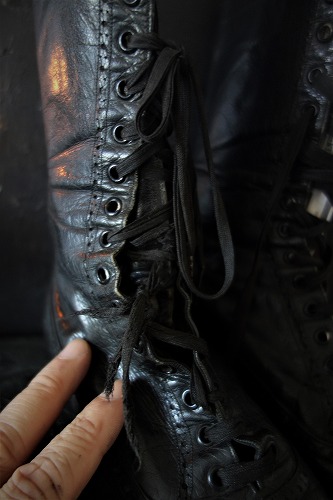 西洋アンティーク　フランス　ビクトリアン様式　黒いレースアップ・ブーツ／衣類と装身具＆バック 靴